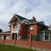 Проект узкого трёхэтажного дома из кирпича в стиле барокко с цокольным этажом и двухместным гаражом, с площадью до 300 кв м