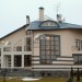Проект узкого четырехэтажного дома из кирпича в стиле барокко с цокольным этажом и одноместным гаражом, с площадью до 650 кв м
