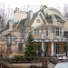 Проект узкого двухэтажного дома из кирпича в стиле барокко с эркерами и бассейном, с площадью до 600 кв м