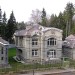 Проект узкого трёхэтажного дома из кирпича в стиле барокко с цокольным этажом и одноместным гаражом, с площадью до 500 кв м